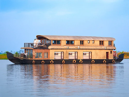 7 Bedroom Houseboat