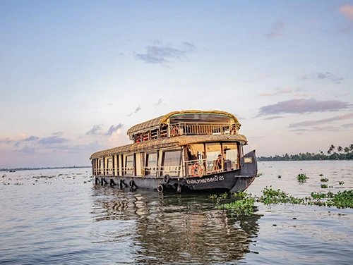 8 Bedroom Houseboat